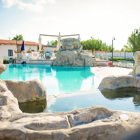 Parco vacanze Villaggio Turistico Arco Delle Rose
